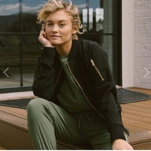 Albion black bomber in size medium. Excellent condition. Hardly worn